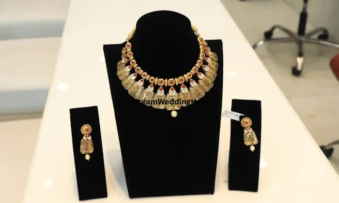 Naresh Kakkarsons Jewellers